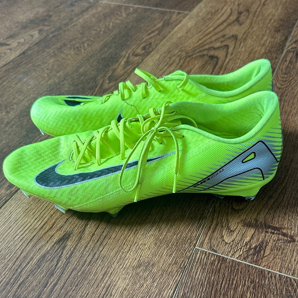 Nike Mercurial Vapor 16 Academy Soccer Cleats